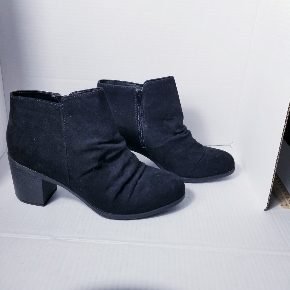 ARIZONA JEANS COMPANY BLACK HEELED BOOTS SIZE 11